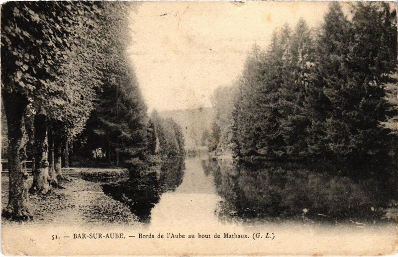 Carte postale ancienne Bar sur Aube bords de l'Aube au bout de Mathaux à Bar-sur-Aube