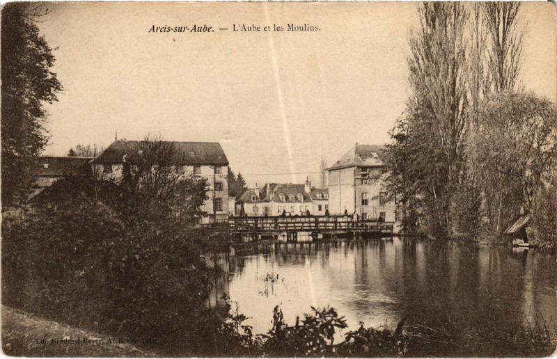 Carte postale ancienne Arcis Aube et les Moulins