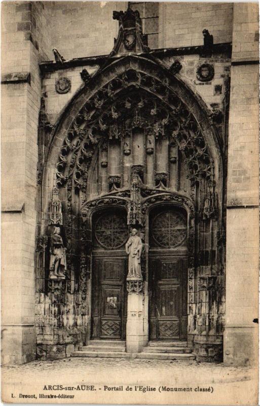 Carte postale ancienne Arcis Portail de l'Eglise