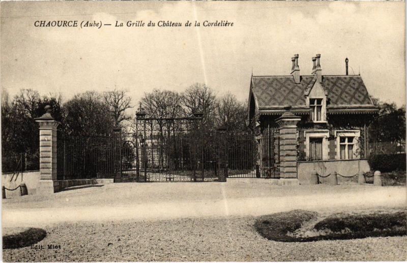 Carte postale ancienne Chaource Grille du Chateau de la Cordeliere à Chaource