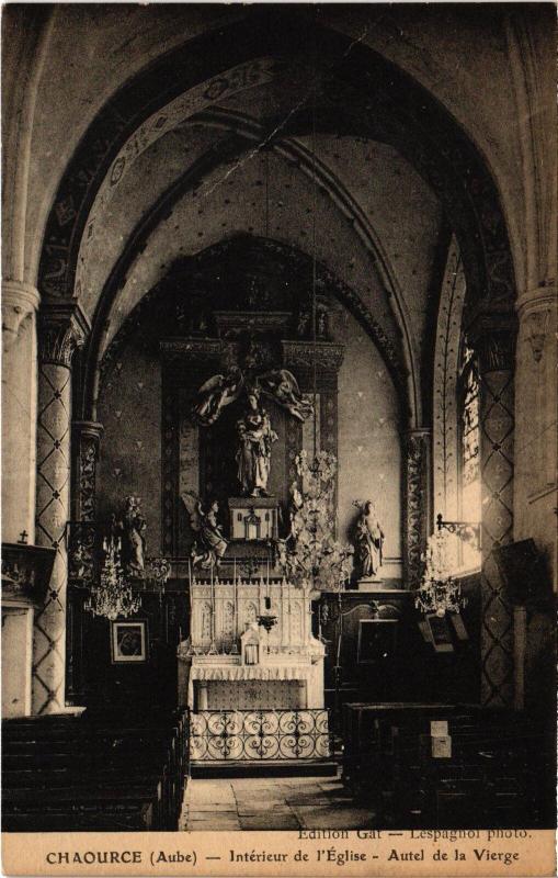Carte postale ancienne Chaource interieur de l'Eglise à Chaource