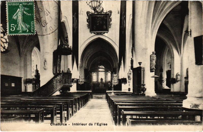 Carte postale ancienne Chaource interieur de l'Eglise à Chaource
