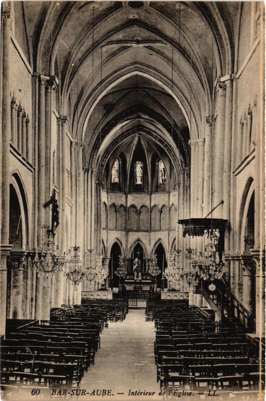 Carte postale ancienne Bar sur Aube Interieur de l'Eglise à Bar-sur-Aube