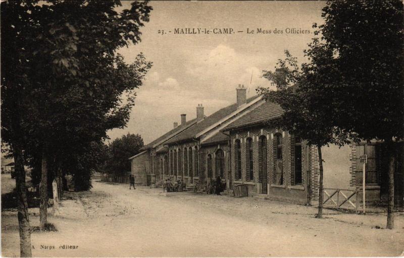 Carte postale ancienne Mailly le Camp le Mess des Officiers à Mailly-le-Camp