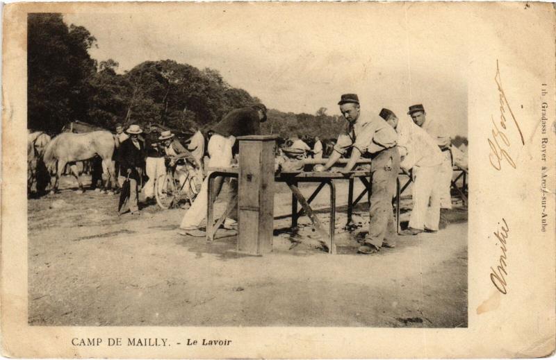 Carte postale ancienne Mailly le Camp le Lavoir à Mailly-le-Camp