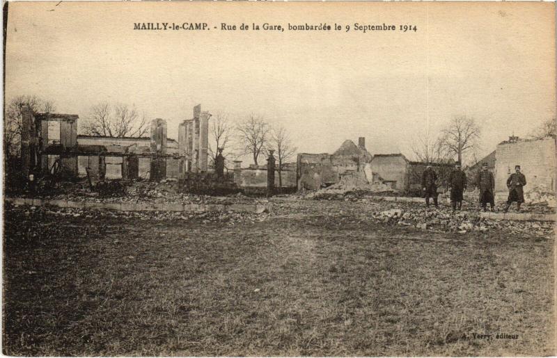 Carte postale ancienne Mailly le Camp Rue de la Gare à Mailly-le-Camp