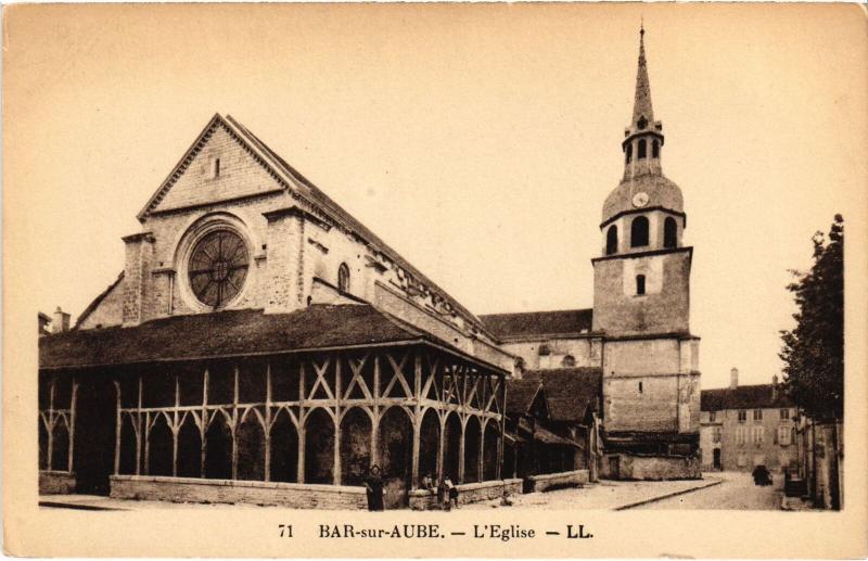 Carte postale ancienne Bar sur Aube Eglise à Bar-sur-Aube