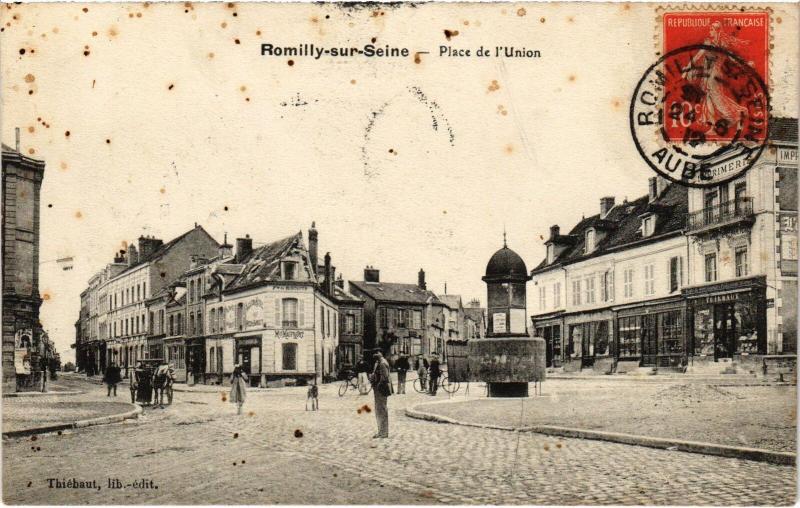 Carte postale ancienne Romilly Place de l'Union