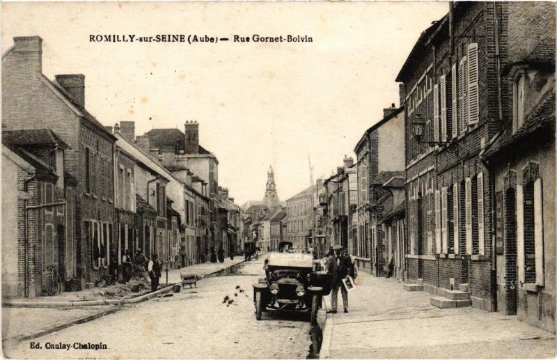 Carte postale ancienne Romilly Rue Gornet Boivin