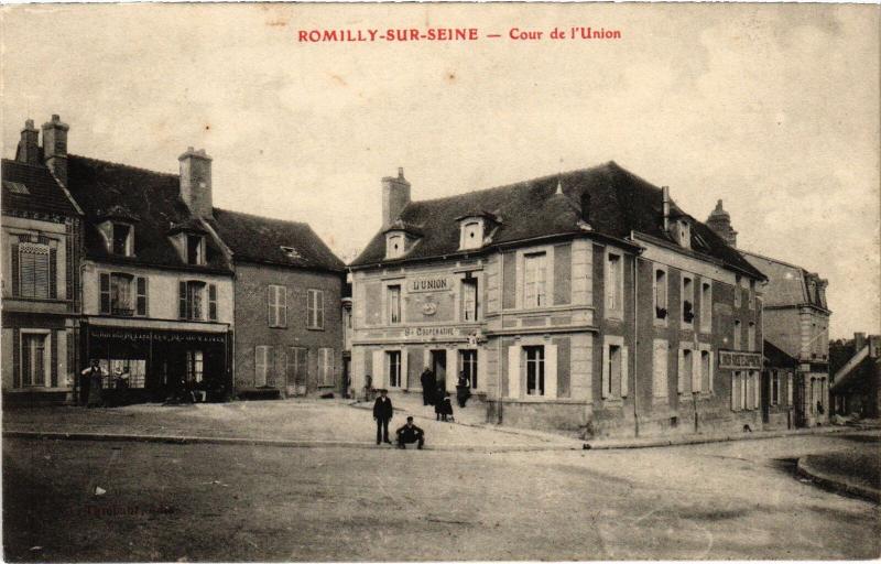 Carte postale ancienne Romilly Cour de l'Union
