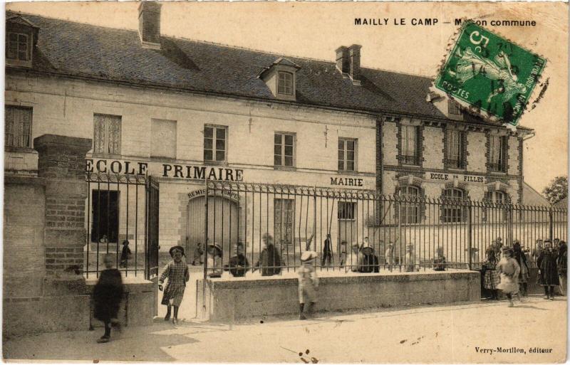 Carte postale ancienne Mailly le Camp Maison commune à Mailly-le-Camp