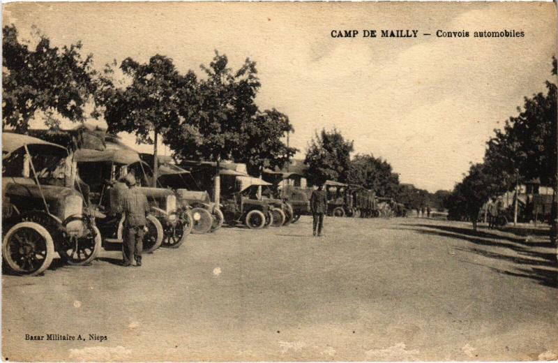 Carte postale ancienne Mailly le Camp defile des troupes russes à Mailly-le-Camp