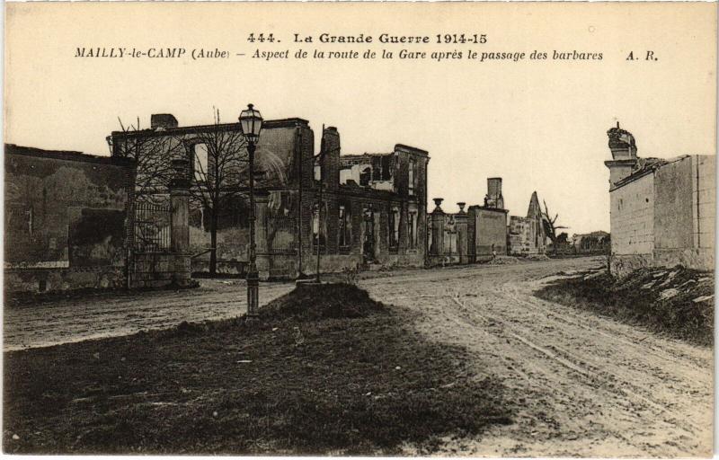 Carte postale ancienne Mailly le Camp aspect de l'interieur de l'Eglise à Mailly-le-Camp