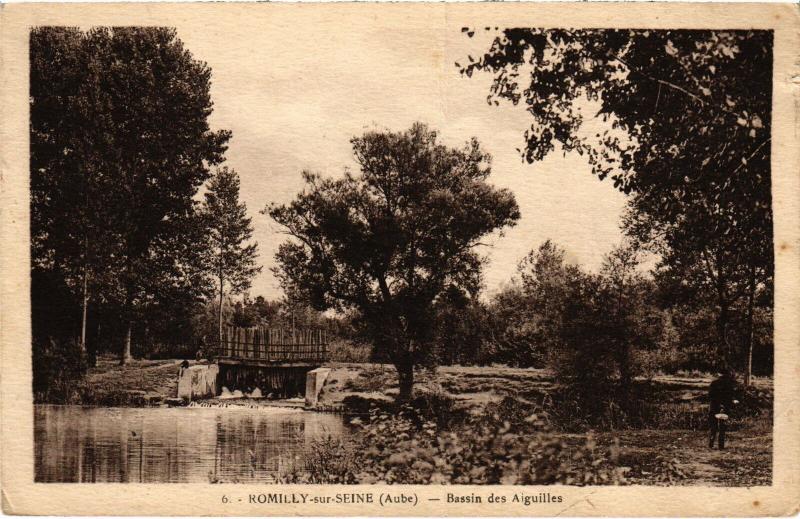 Carte postale ancienne Romilly Bassin des Aiguilles