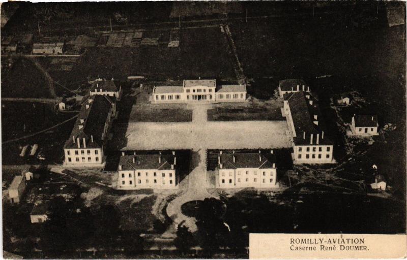 Carte postale ancienne Romilly Caserne Rene Doumer
