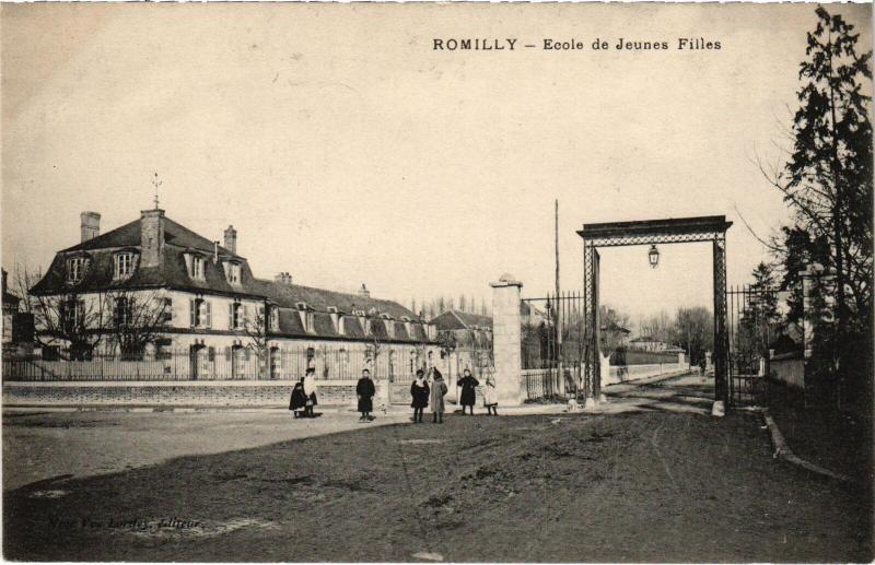 Carte postale ancienne Romilly Ecole de Jeunes Filles