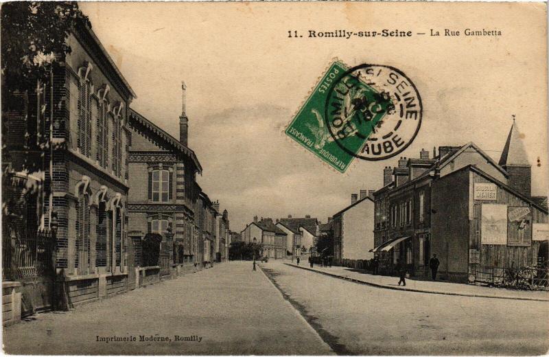 Carte postale ancienne Romilly Rue Gambetta