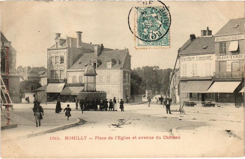 Carte postale ancienne Romilly Place de l'Eglise