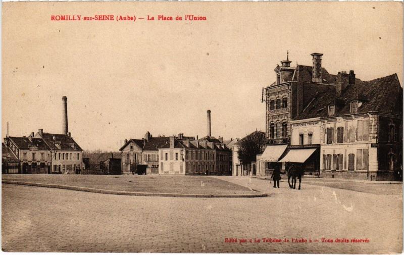 Carte postale ancienne Romilly Place de l'Union