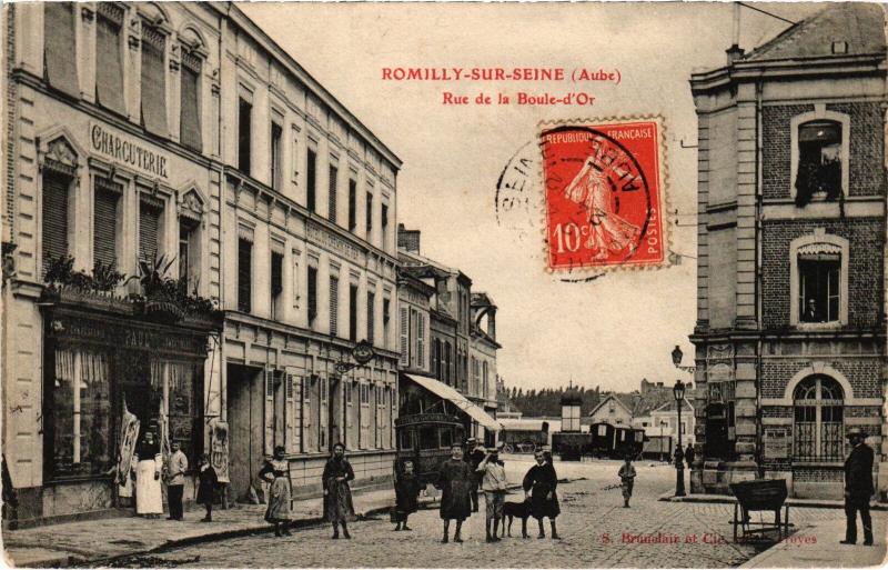 Carte postale ancienne Romilly Rue de la Boule d'Or