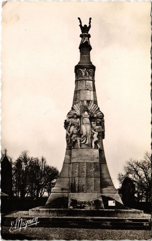 Carte postale ancienne Romilly Monument aux Morts
