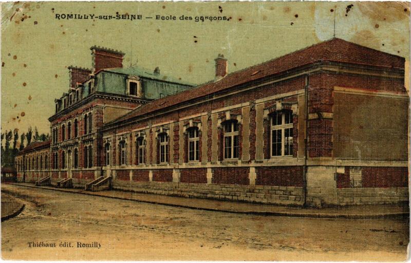 Carte postale ancienne Romilly Ecole des Garcons