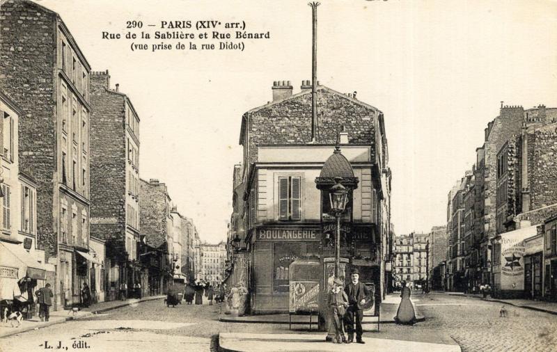 Carte postale ancienne Rue de la Sablière et Rue Bénard (vue prise de la rue Didot) à Paris 14e