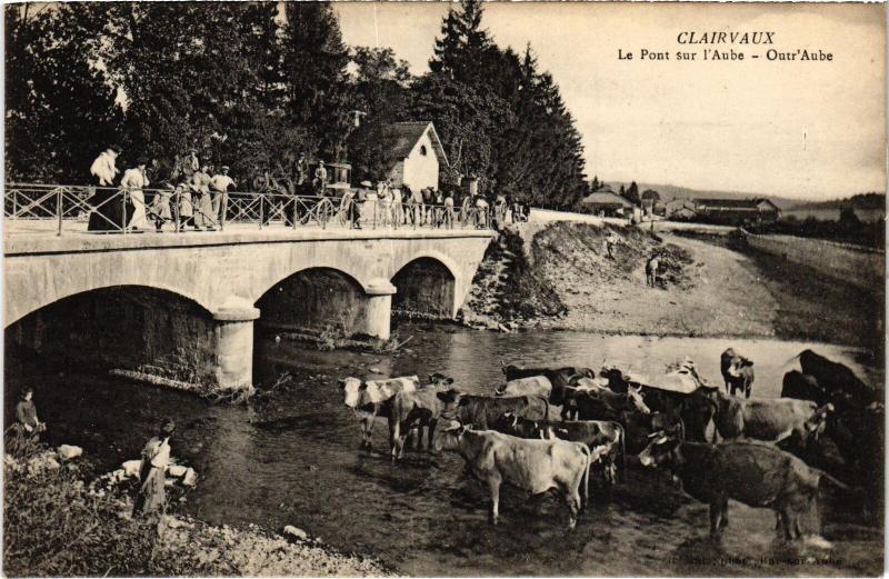 Carte postale ancienne Clairvaux Pont sur l'Aube