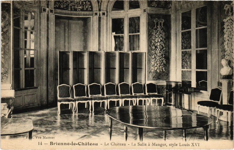 Carte postale ancienne Brienne le Chateau Salle a manger
