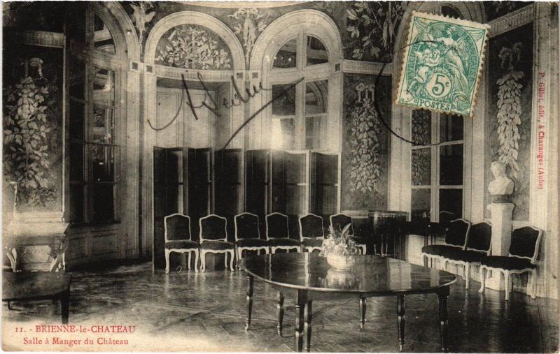 Carte postale ancienne Brienne le Chateau Salle a manger
