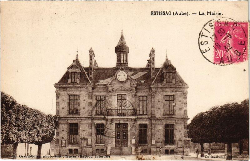 Carte postale ancienne Estissac la Mairie à Estissac
