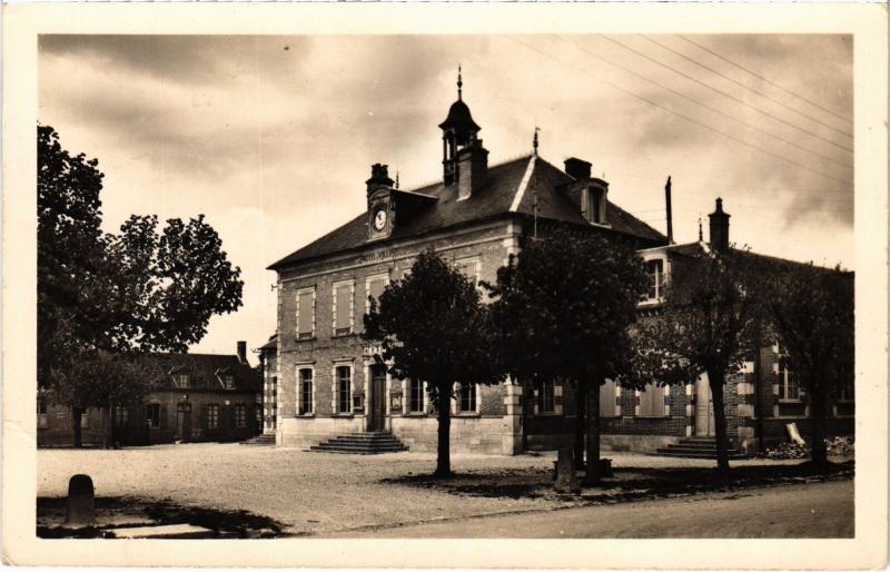Carte postale ancienne Piney Place Gambetta à Piney