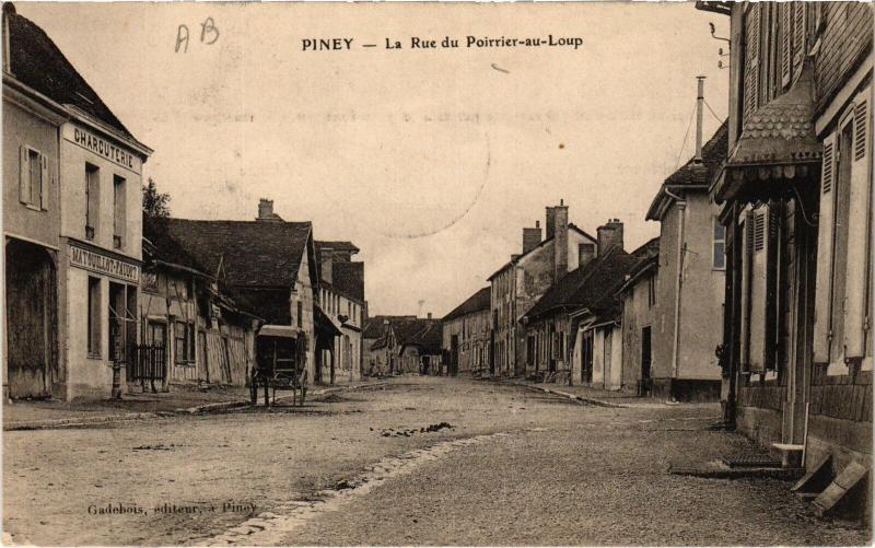 Carte postale ancienne Piney Rue du Poirrier au Loup à Piney