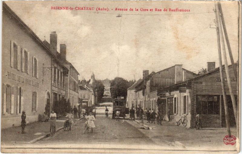 Carte postale ancienne Brienne Avenue de la Gare Eue de Bauffremont