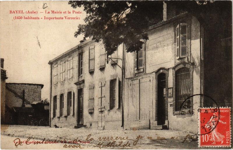 Carte postale ancienne Bayel la Mairie et la Poste à Bayel