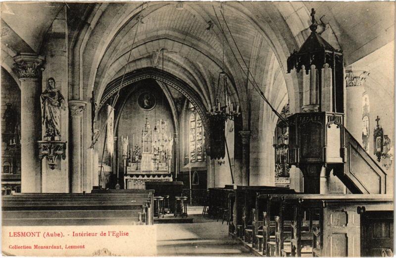 Carte postale ancienne Lesmont interieur de l'Eglise à Lesmont