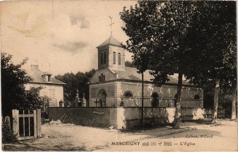 Carte postale ancienne Mesgrigny Eglise à Mesgrigny