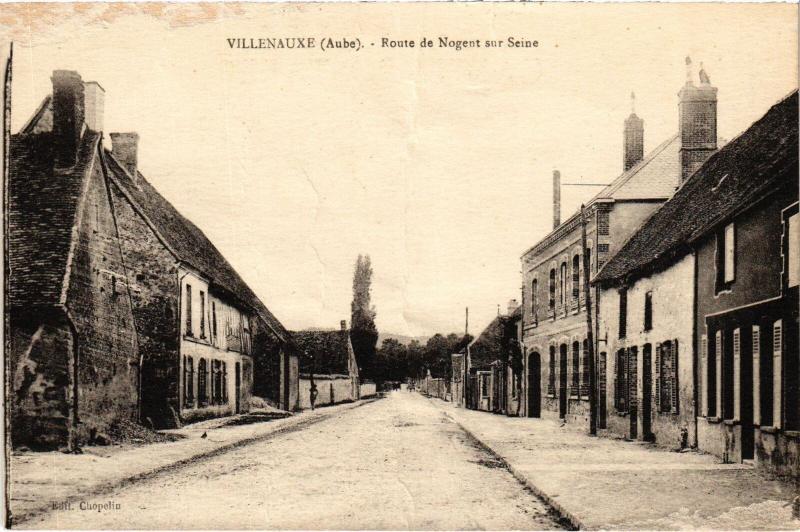 Carte postale ancienne Villenauxe Route de Nogent sur Seine à Nogent-sur-Seine