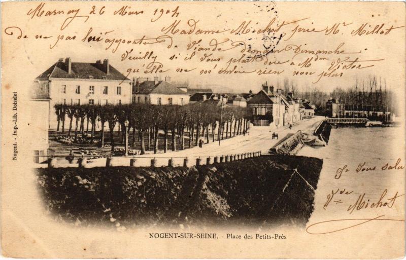 Carte postale ancienne Nogent Place des Petits Pres