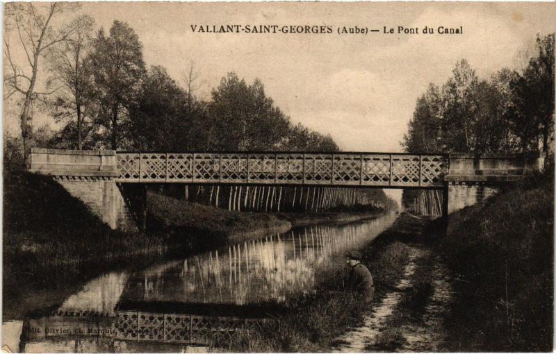 Carte postale ancienne Vallant Saint-Georges Pont du Canal à Vallant-Saint-Georges