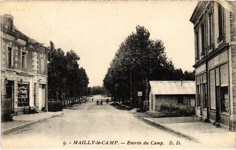Carte postale ancienne Mailly le Camp entree du camp à Mailly-le-Camp