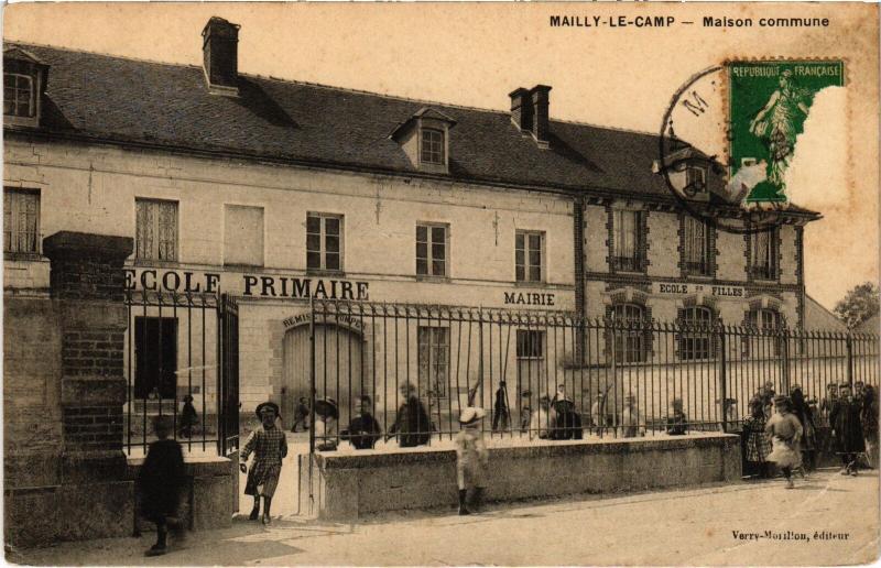 Carte postale ancienne Mailly le Camp Maison commune à Mailly-le-Camp