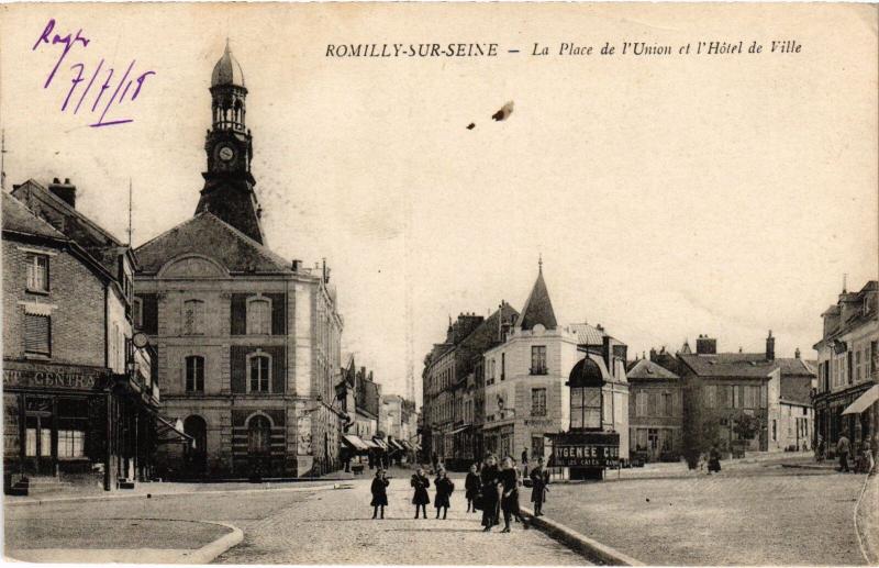 Carte postale ancienne Romilly Place de l'Union