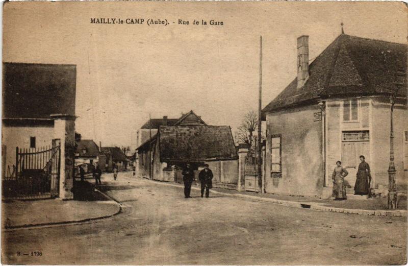 Carte postale ancienne Mailly le Camp Rue de la Gare à Mailly-le-Camp