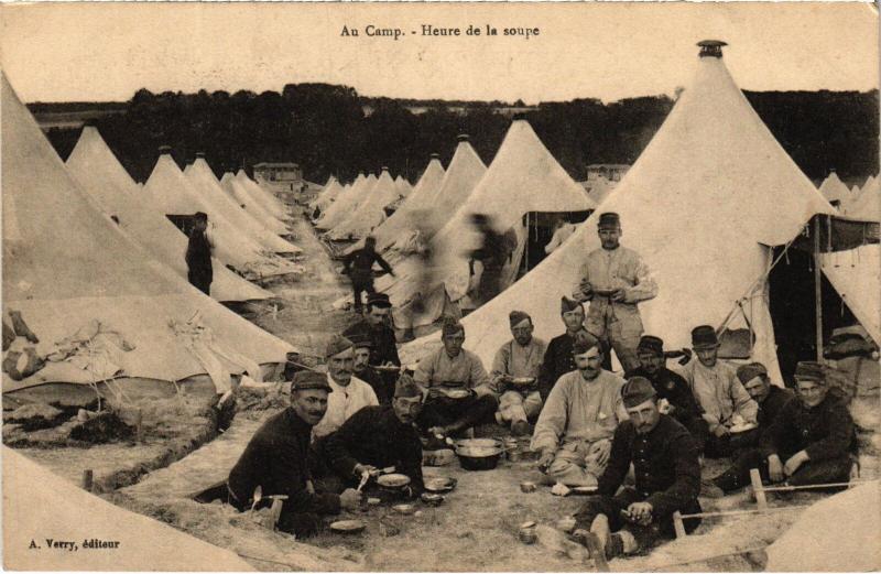 Carte postale ancienne Mailly le Camp heure de la soupe à Mailly-le-Camp