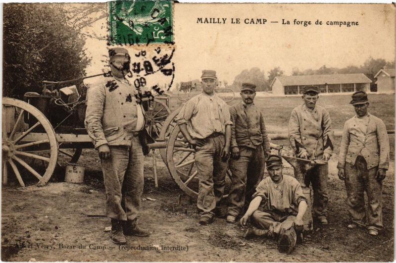 Carte postale ancienne Mailly le Camp la forge de campagne à Mailly-le-Camp