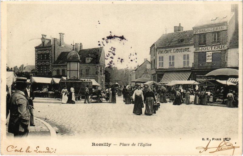 Carte postale ancienne Romilly Place de l'Eglise
