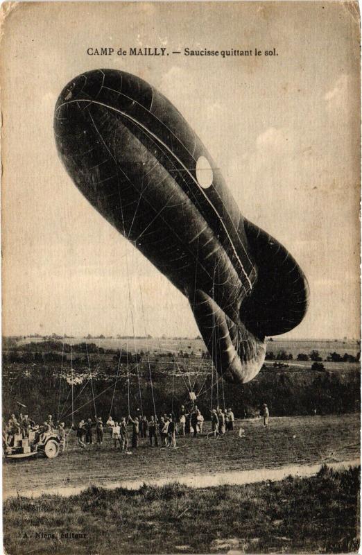 Carte postale ancienne Mailly le Camp saucrisse quittant le sol à Mailly-le-Camp