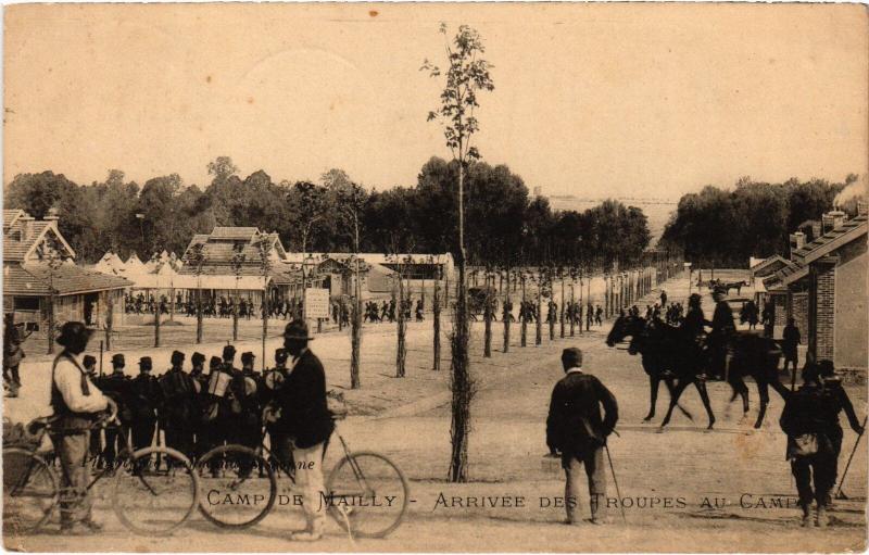 Carte postale ancienne Mailly le Camp Arrivee des troupes à Mailly-le-Camp
