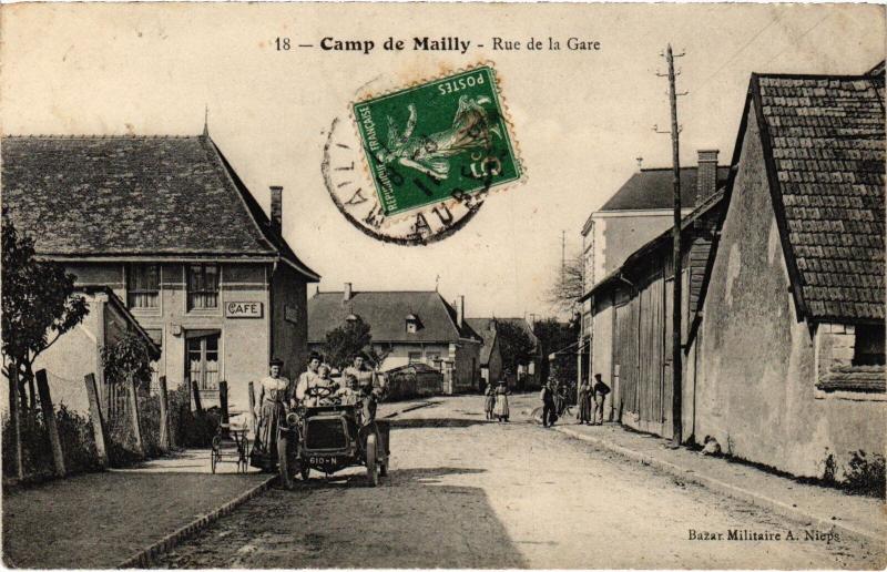 Carte postale ancienne Mailly le Camp Rue de la Gare à Mailly-le-Camp